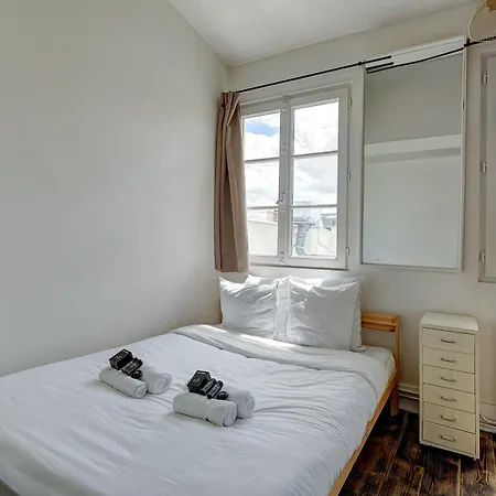 Apartment 121-big In Le Marais *