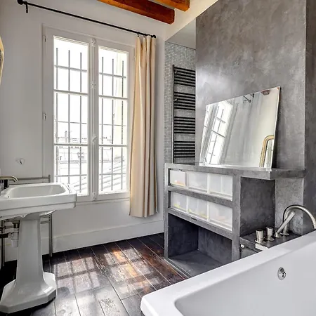 Apartment 121-big In Le Marais *